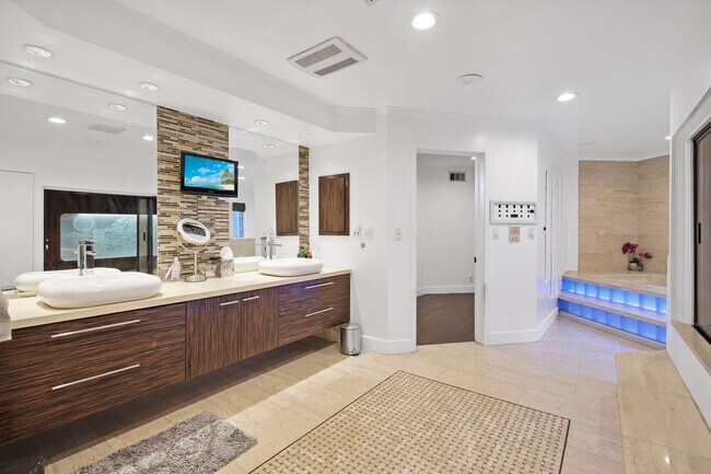 Building Photo - 3511 Berry Dr