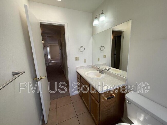 Building Photo - 3371 Sharon Ln