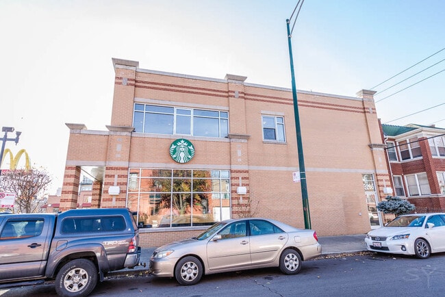 EXTERIOR FRONT - 3205 W Wilson Ave