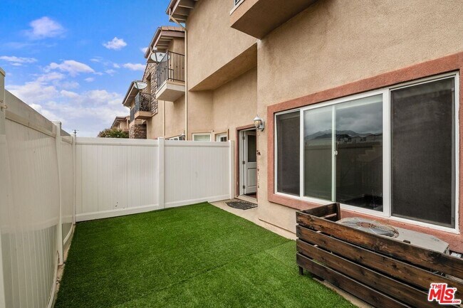 Building Photo - 5241 Colodny Dr