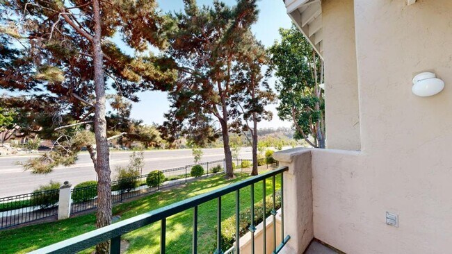 Building Photo - 7254 Shoreline Dr