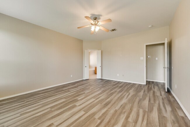 Building Photo - Updated 3-2-2 Ranch in McKamy Evers (North Denton)
