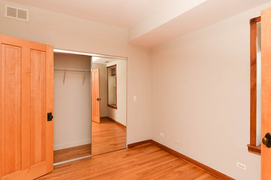 Building Photo - 3248 N Clifton Ave