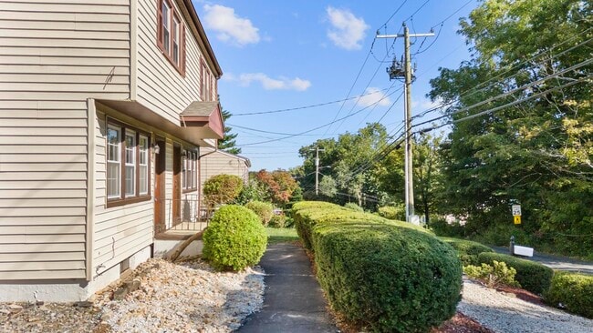 Building Photo - 675 Millville Ave