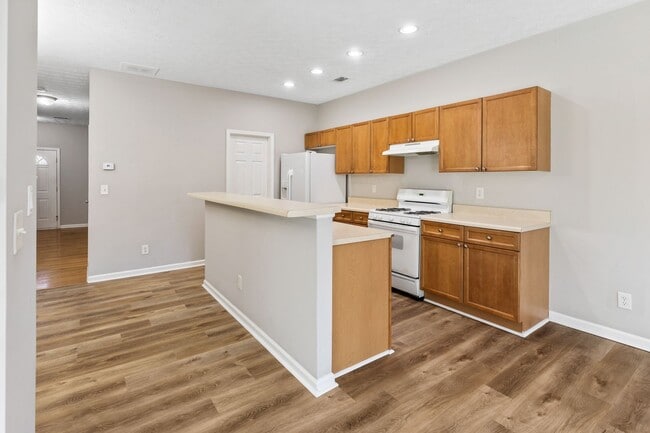 Building Photo - 2/2.5 Townhome in Great Flowery Branch loc...