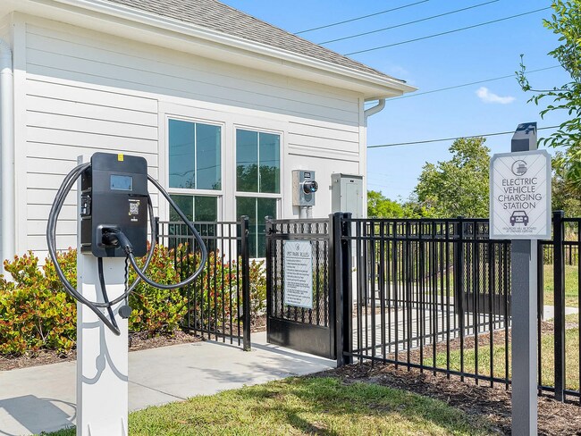 Building Photo - 2050 Griffon Rd