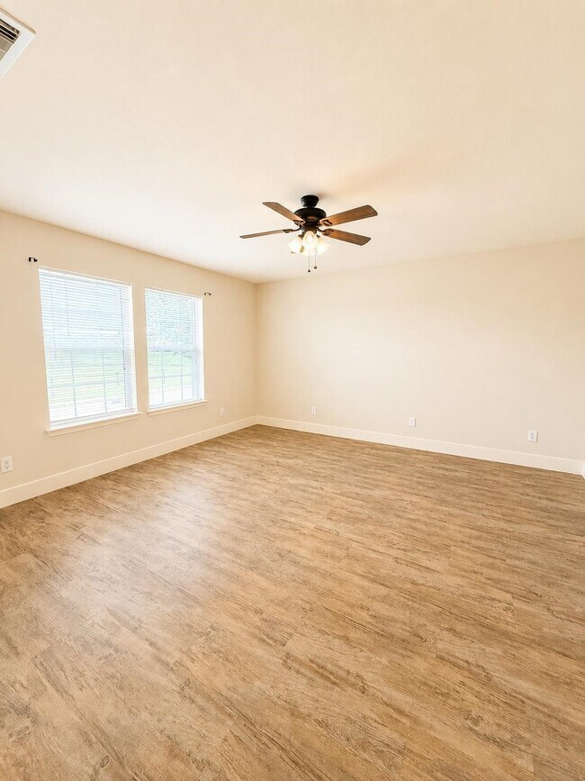 Building Photo - 6146 Settlers Lake Cir W