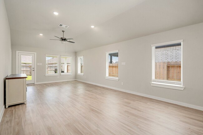 Building Photo - 21670 Wave Holw Dr