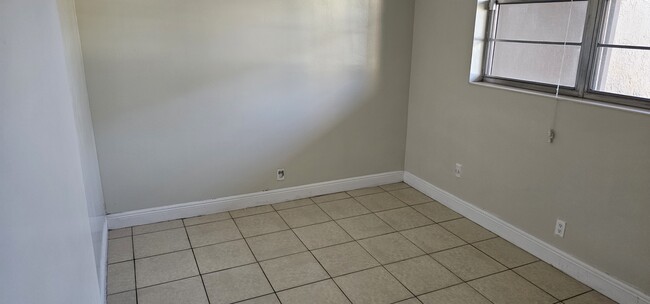 Building Photo - 9460 Tangerine Pl