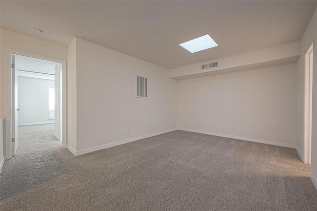 Building Photo - 1330 Augusta Dr