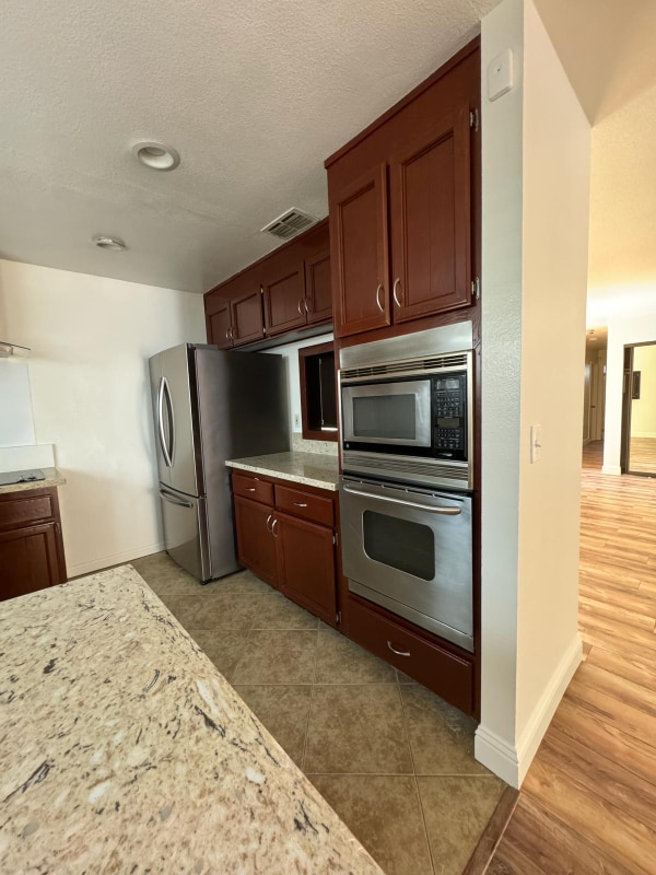 Building Photo - 5921 Clay Basket Dr