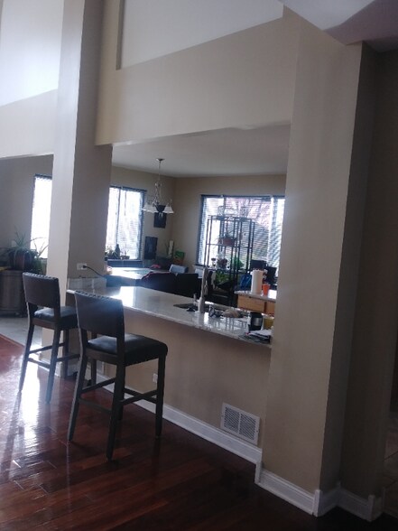 Building Photo - 6700 Pine Ln