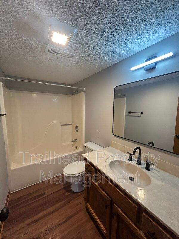 Building Photo - 3405 NW Duncan Rd