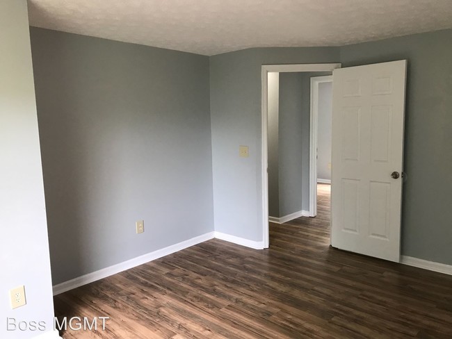 Building Photo - 3 br, 1.5 bath House - 6970 Endsleigh Dr.