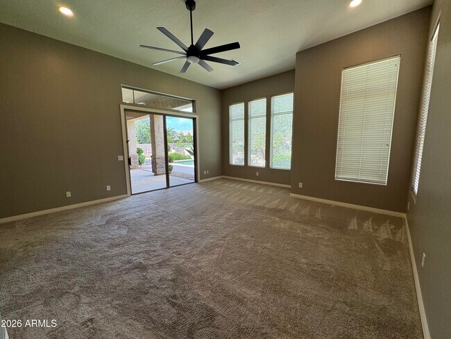Building Photo - 3172 E Birchwood Pl