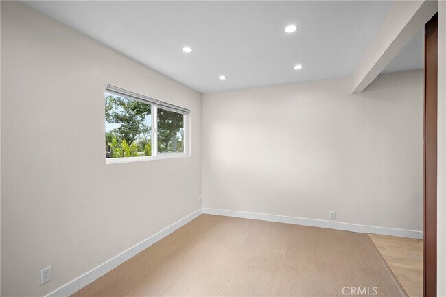 Building Photo - 13950 Stagg St