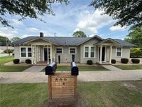 Building Photo - 866 Custer St