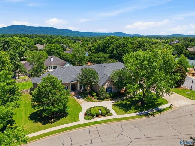 Building Photo - 2704 Hampton Cove Way SE