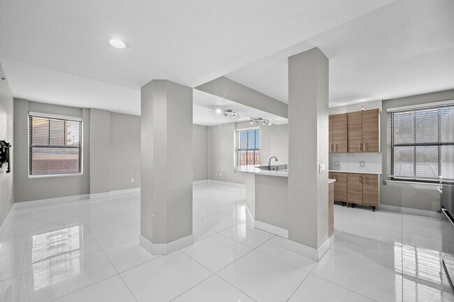 Building Photo - Beautiful Furnished 2-Bed, 2-Bath Condo in the Heart of Downtown Des Moines