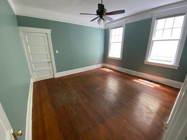 Building Photo - 5-7 East 33rd Street