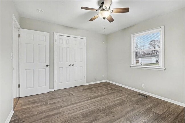 Building Photo - 5807 Averill Ave SW