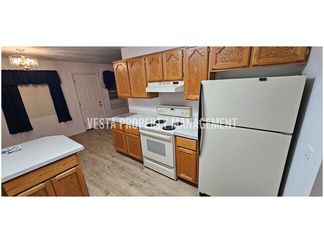 Building Photo - 981 Hudson St