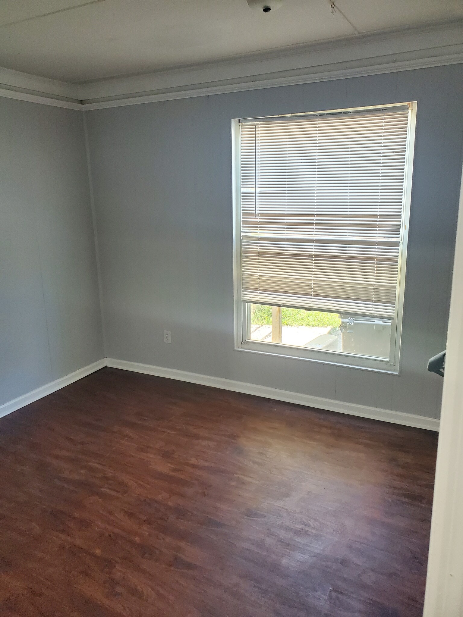 Building Photo - 2801 Dalecrest Dr