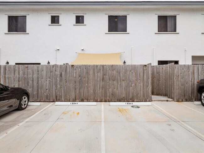 Building Photo - 13344 Tropical Ave