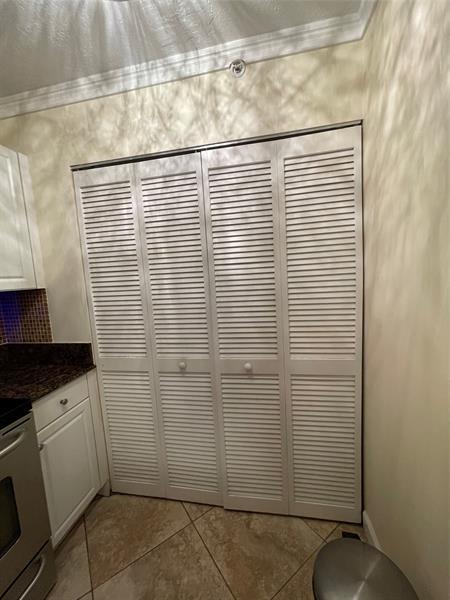 Building Photo - 1341 SE 3rd Ave