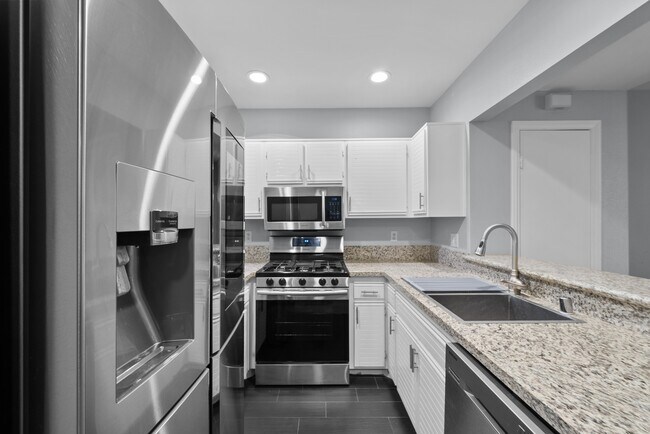 Building Photo - 24145 Del Monte Dr.
