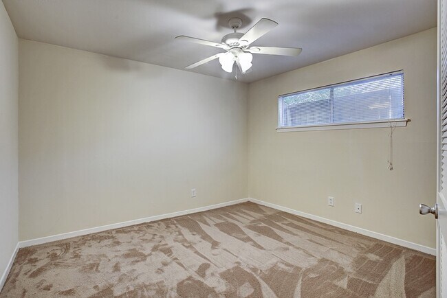 Building Photo - 1624 Marshall St