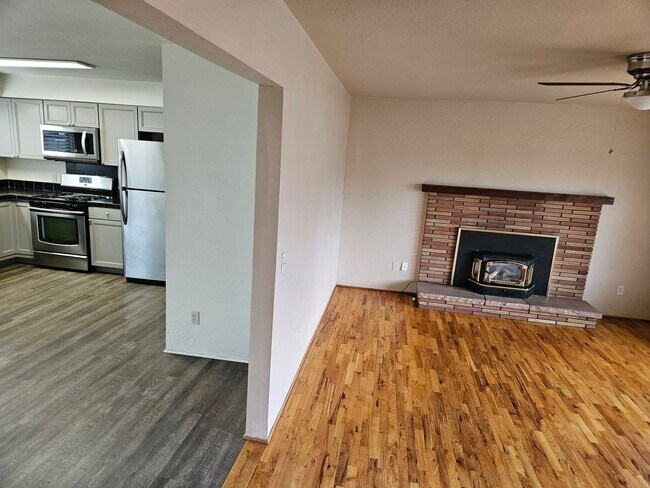 Building Photo - 1611-1609 SW 17th St