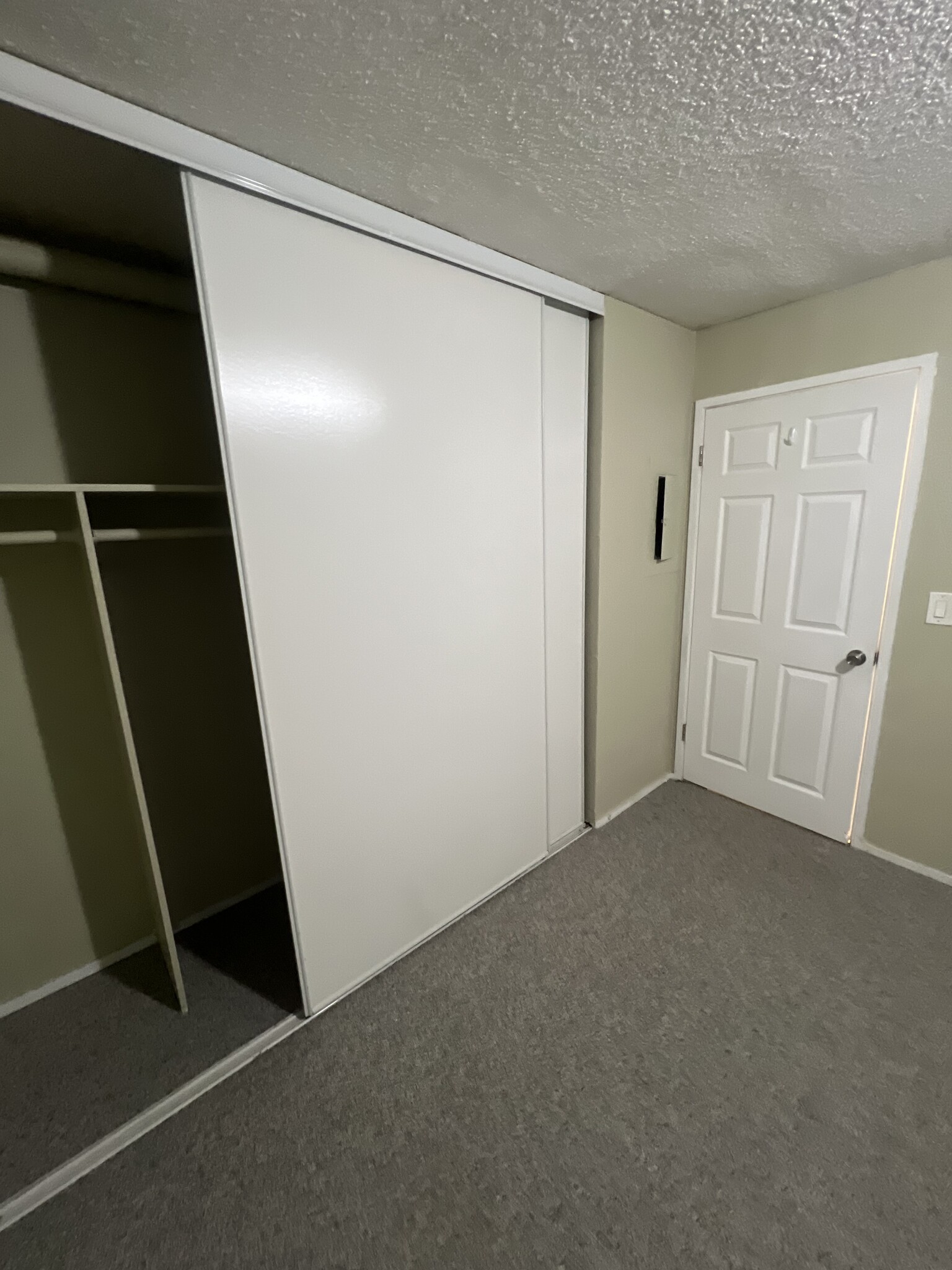 Bedroom and closet - 100 Kerr Pkwy