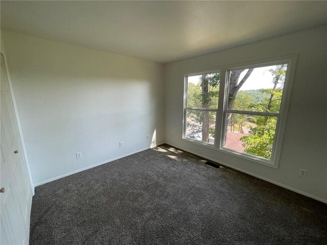 Building Photo - 46 Dogwood Dr