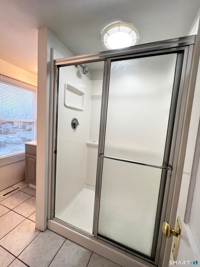 Building Photo - 143 William St