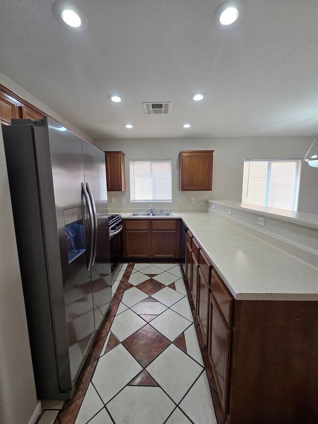 Building Photo - A Fabulous 3 Bed, 2.5 Bath, 2 Story Home W...