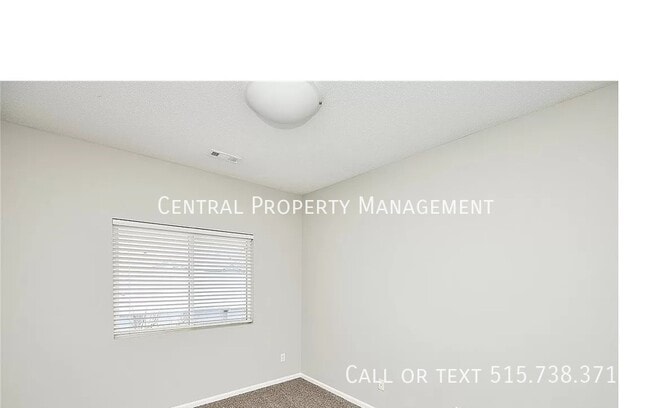 Building Photo - 1340 SE Florence Dr