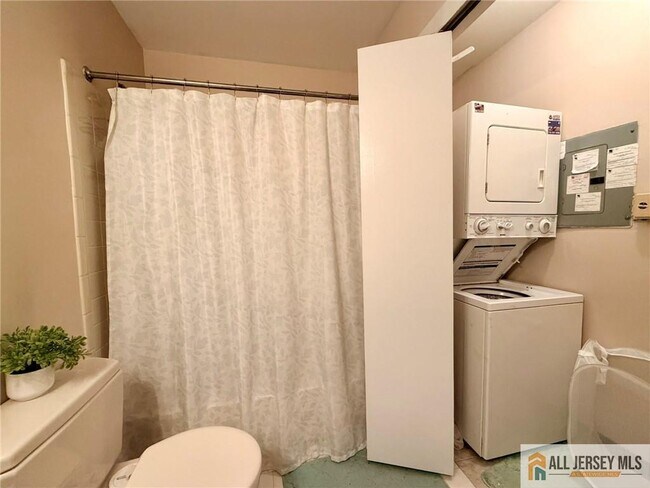 Building Photo - 5215 Ravens Crest Dr