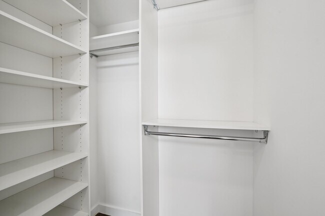 Building Photo - 714 Undercliff Ave