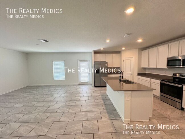 Building Photo - 554 Jett Ln