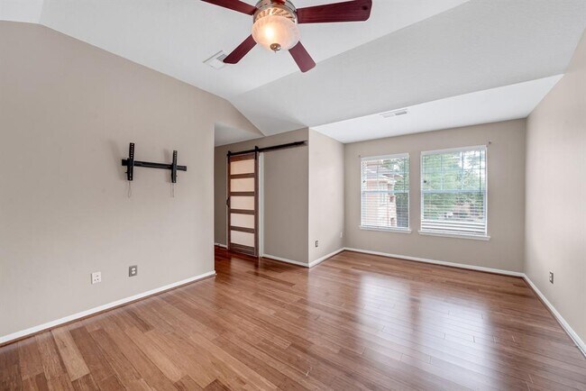Building Photo - 14 Scarlet Woods Ct