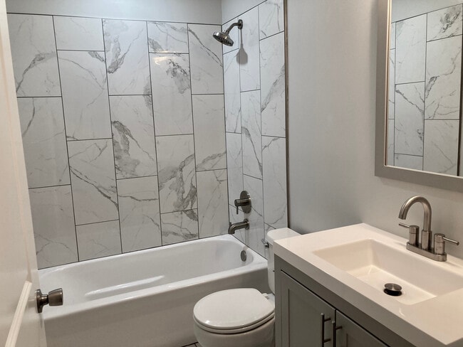 Bath - 708 Lewis Ave