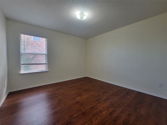 Building Photo - 1537 Fairfield Dr