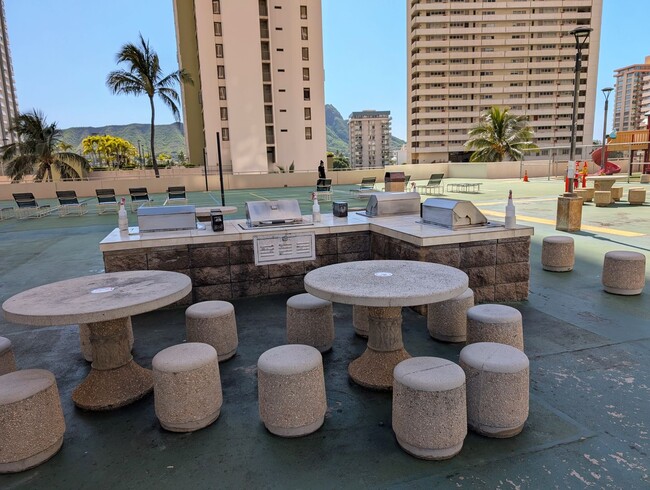 Building Photo - WAIKIKI BANYAN ALL UTILITIES INCLD 1BD/1BA...