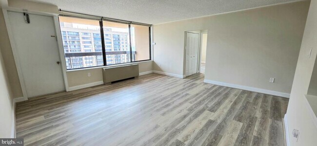 Building Photo - 3701 S George Mason Dr