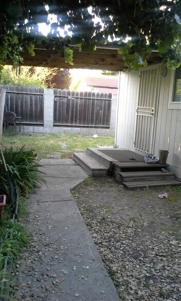 Building Photo - 1184 18th Ave