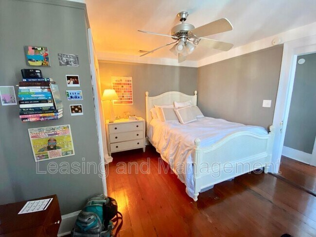 Building Photo - 75 Pitt St