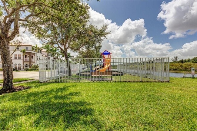 Building Photo - 4465 SW 160th Ave