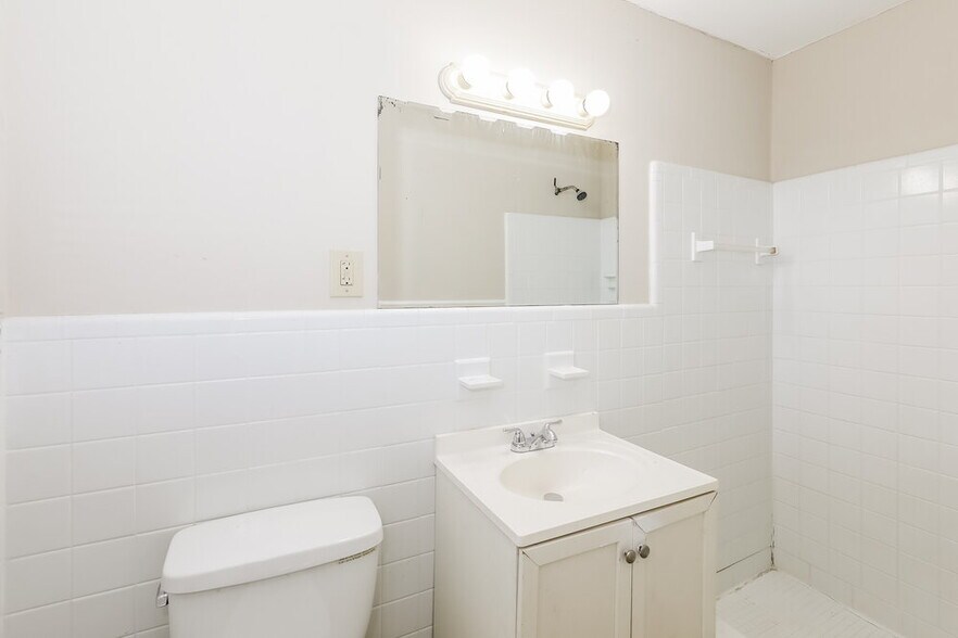 Building Photo - 4775 Ben Hill Rd