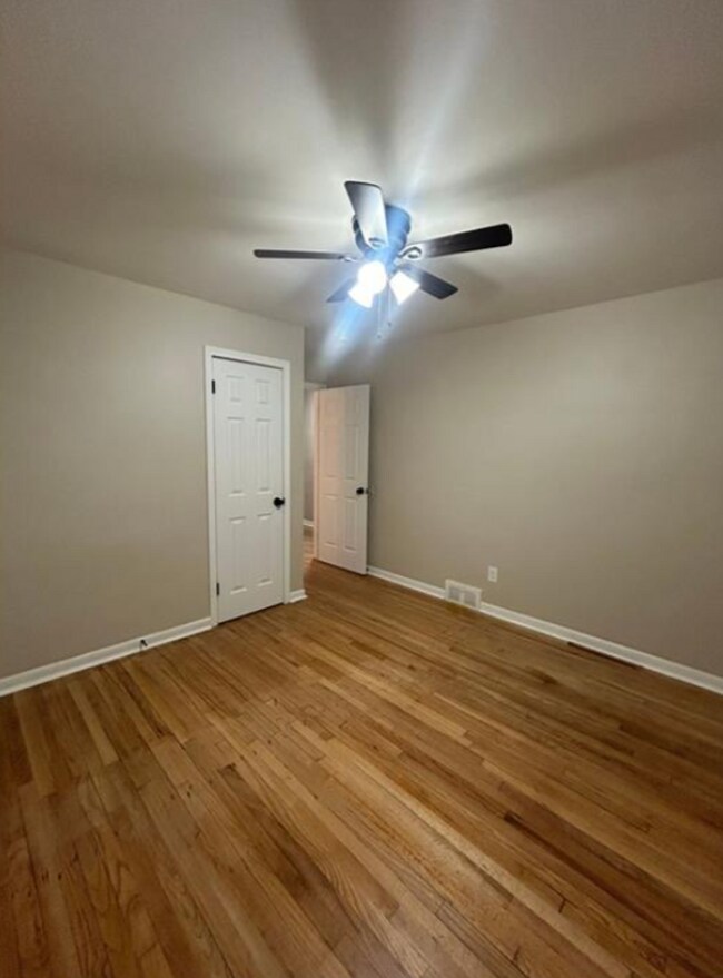 Building Photo - Fully Renovated 3-Bedroom Home – Move-In R...